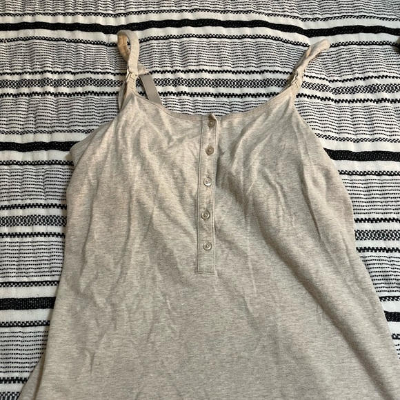 Maternity tank top 5/$25 🤍💚 - Picture 2 of 3